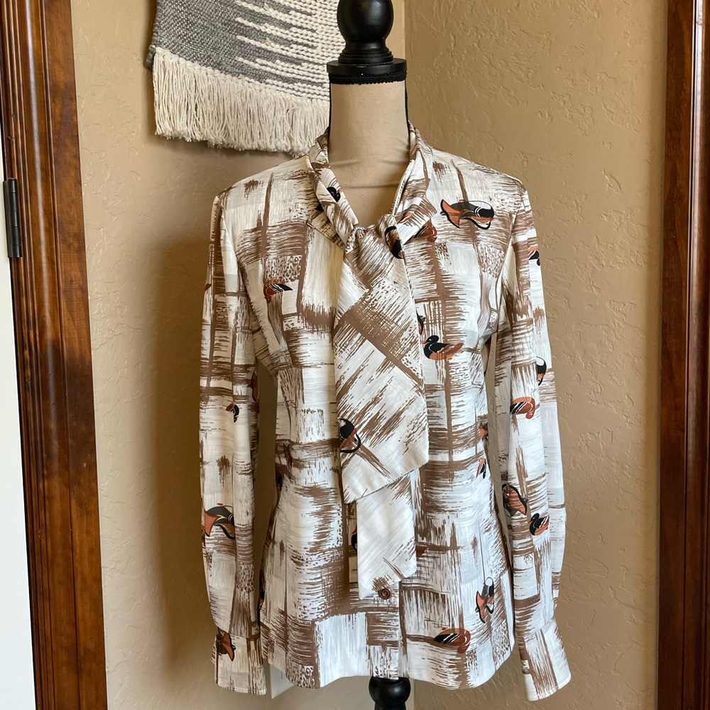 Vintage SzSm Unique Duck Brown White Neutral Pattern  Button Down Blouse